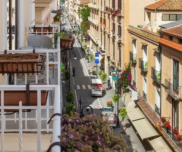 Palazzo Starace Guest house